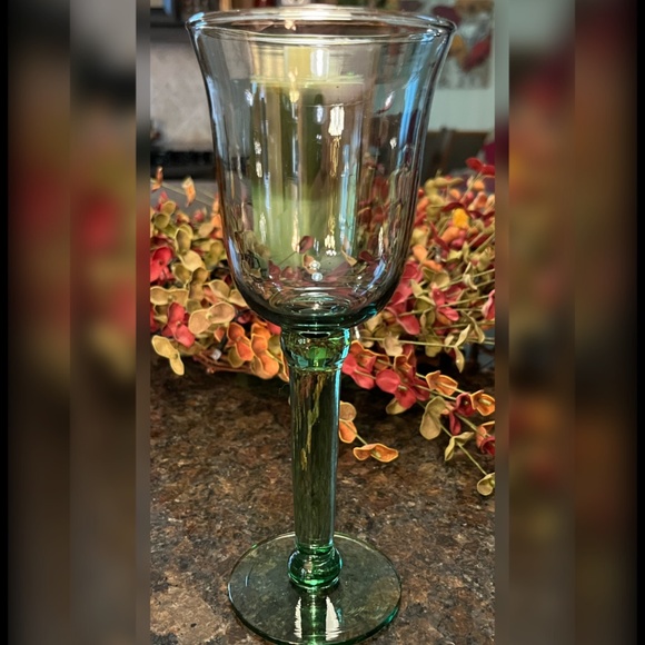 Vintage Blue & Green Tinted Mexican Hand Blown Wine Glass Set of Four-Unique! - Picture 2 of 4